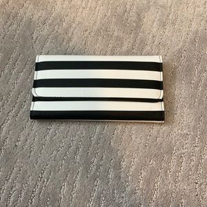 Black and white walllet